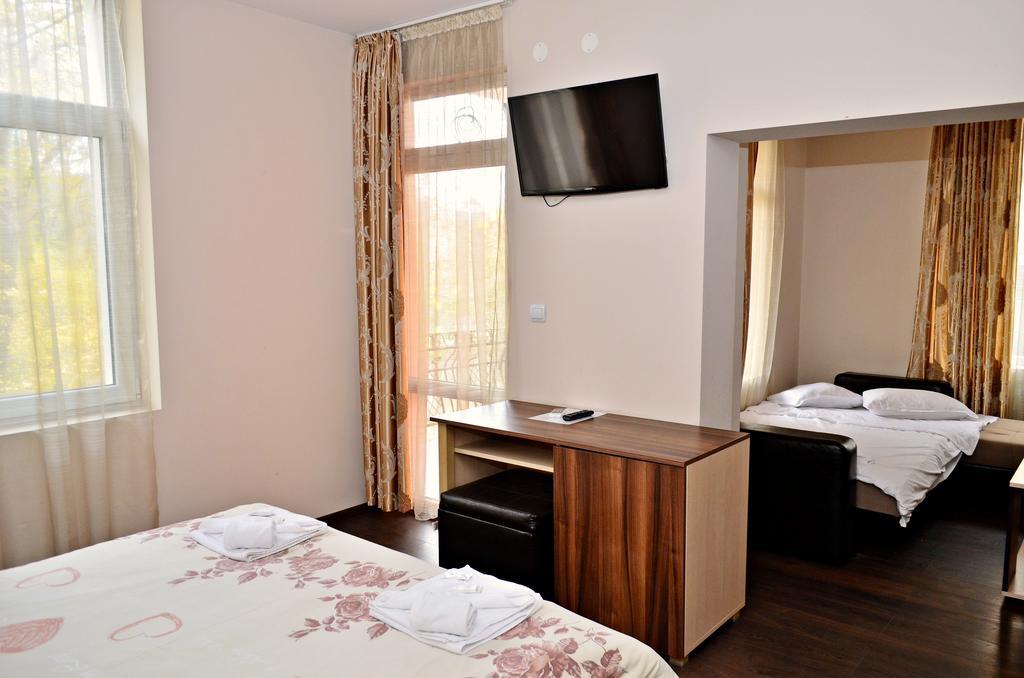 Guest House Anelim Велико-Тирново Екстер'єр фото